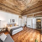 Отель Relais Della Porta 4*
